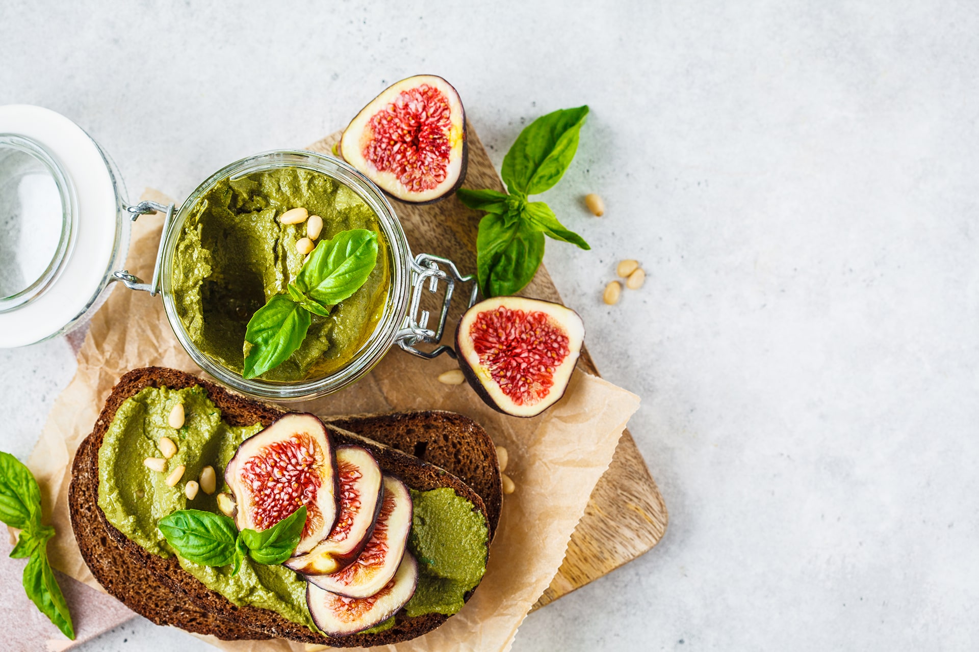 Sandwiches With Pesto